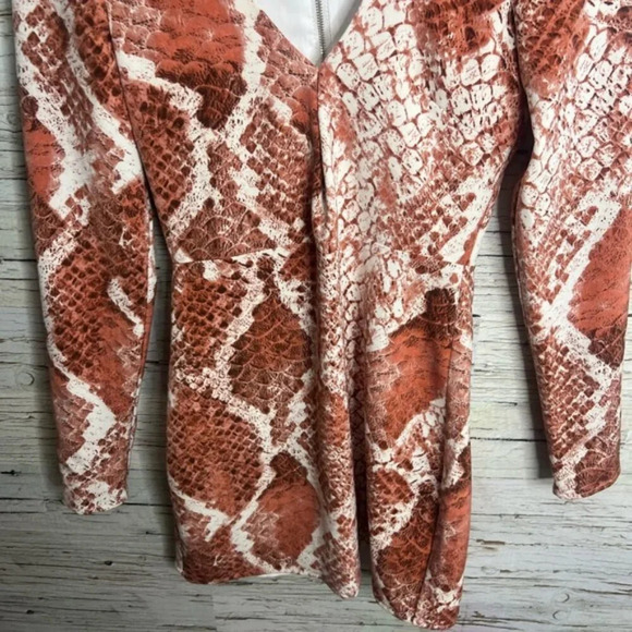 Revolve NBD X HAVEN long sleeve dress white red size xs snake skin - Picture 11 of 12